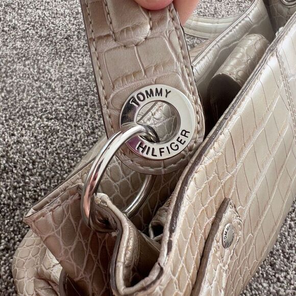 TOMMY HILFIGER WOMENS SHOULDER BAG FAUX CROCODILE EMBOSSED - Picture 4 of 9